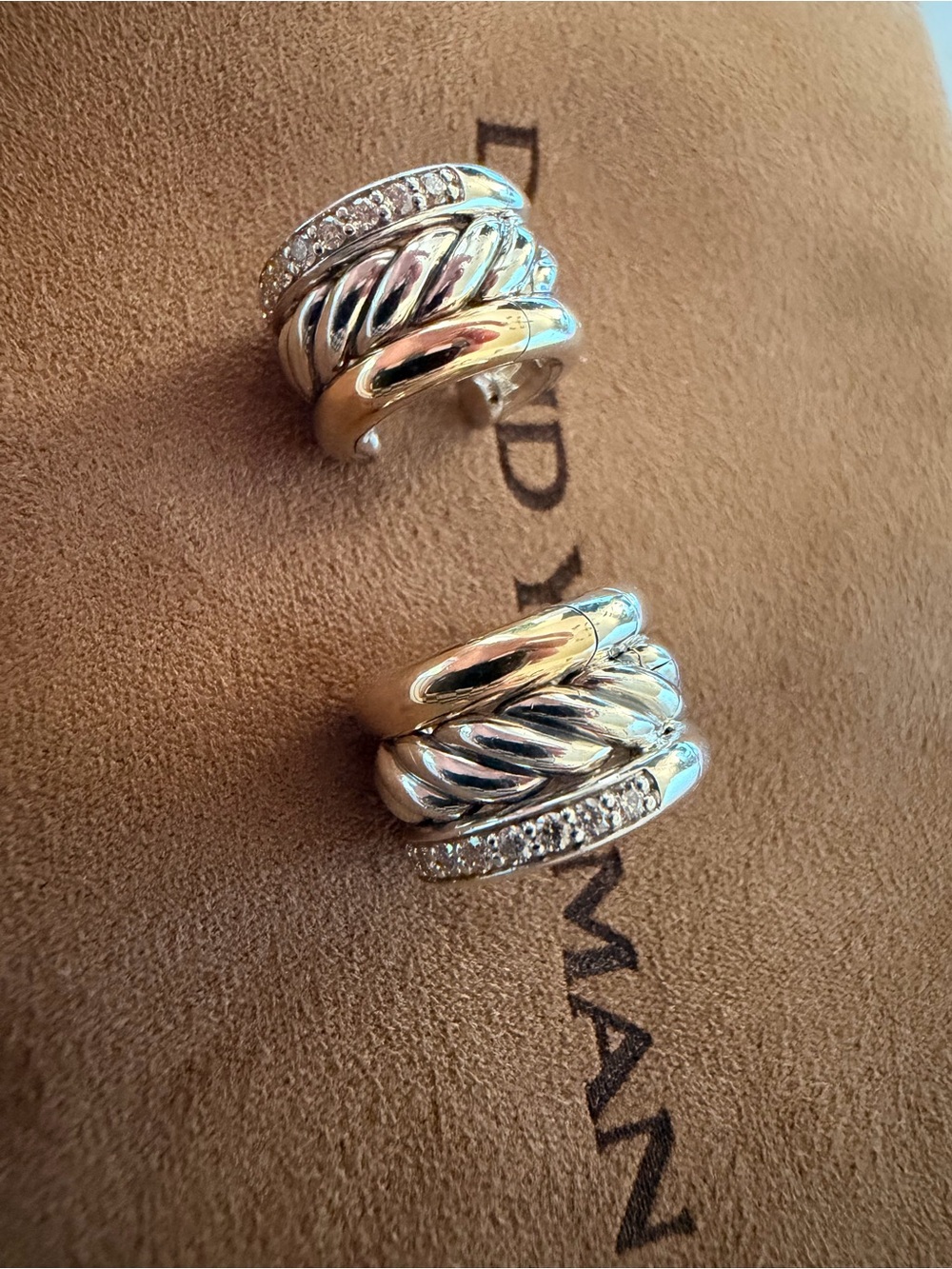 DAVID YURMAN MERCER HUGGIE HOOP EARRINGS - Picture 12 of 13